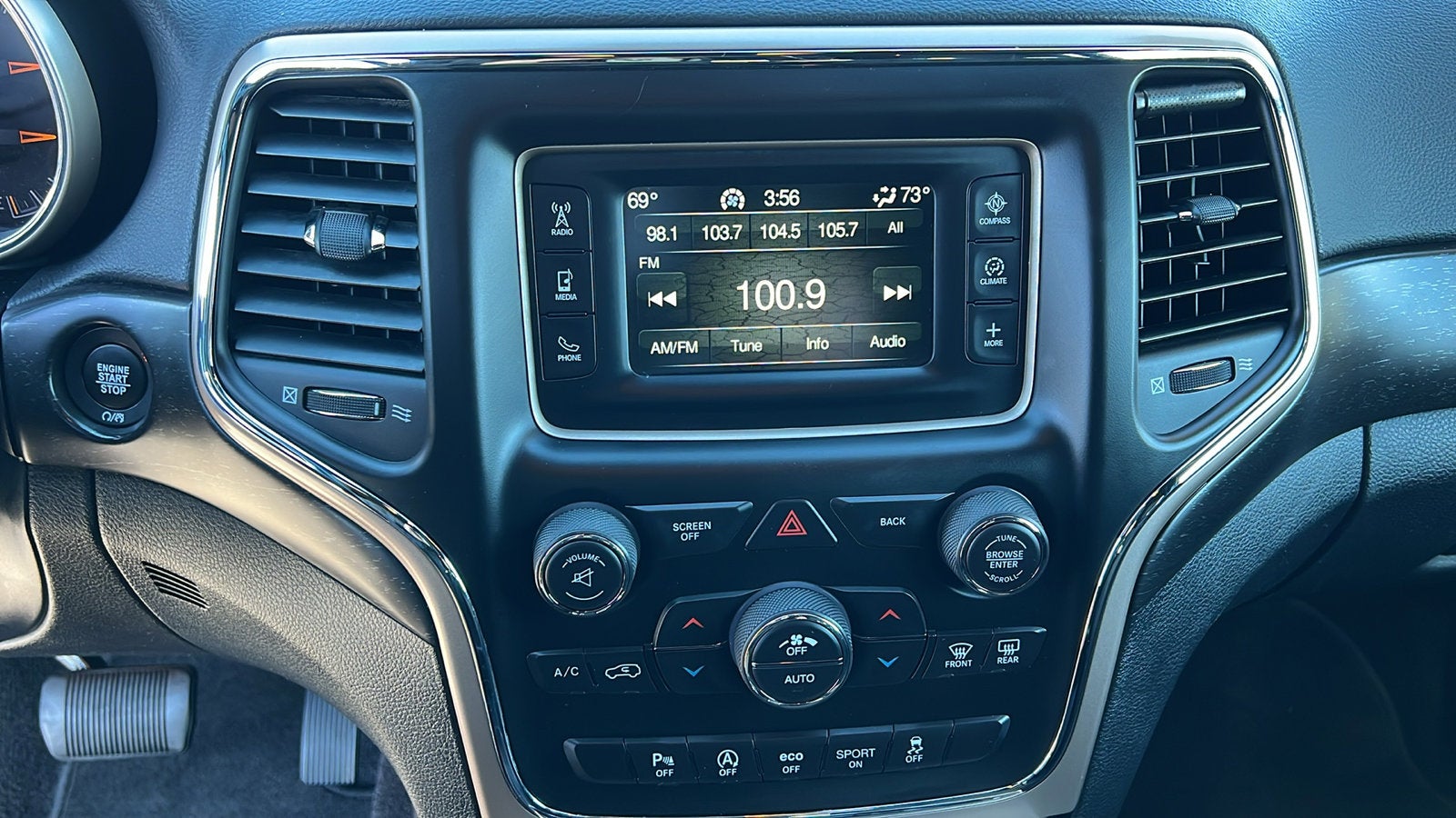 2017 Jeep Grand Cherokee Laredo