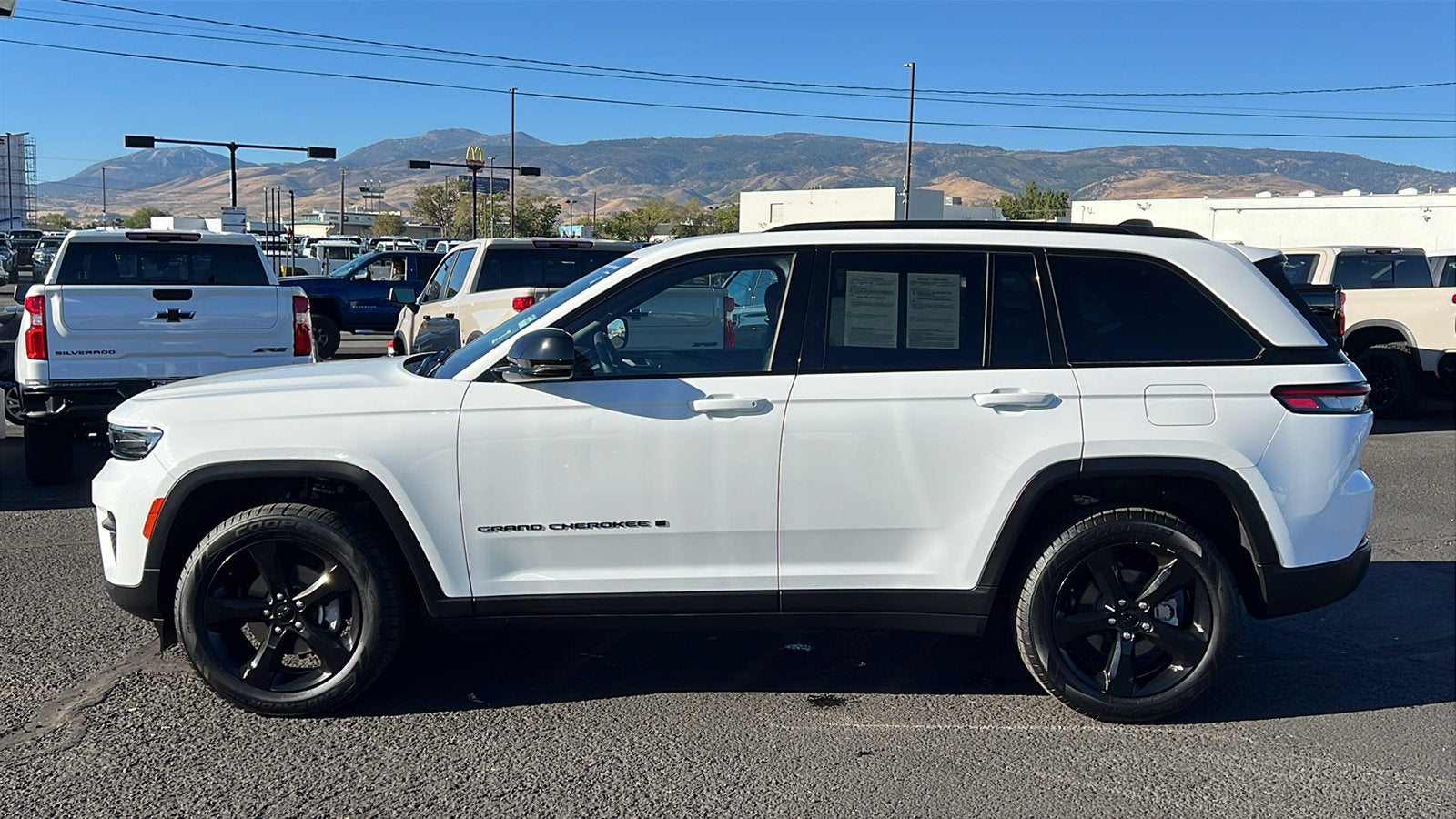2023 Jeep Grand Cherokee Altitude 4x4