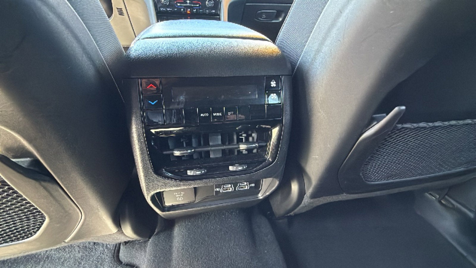 2024 Jeep Grand Cherokee L Altitude - Photo 14