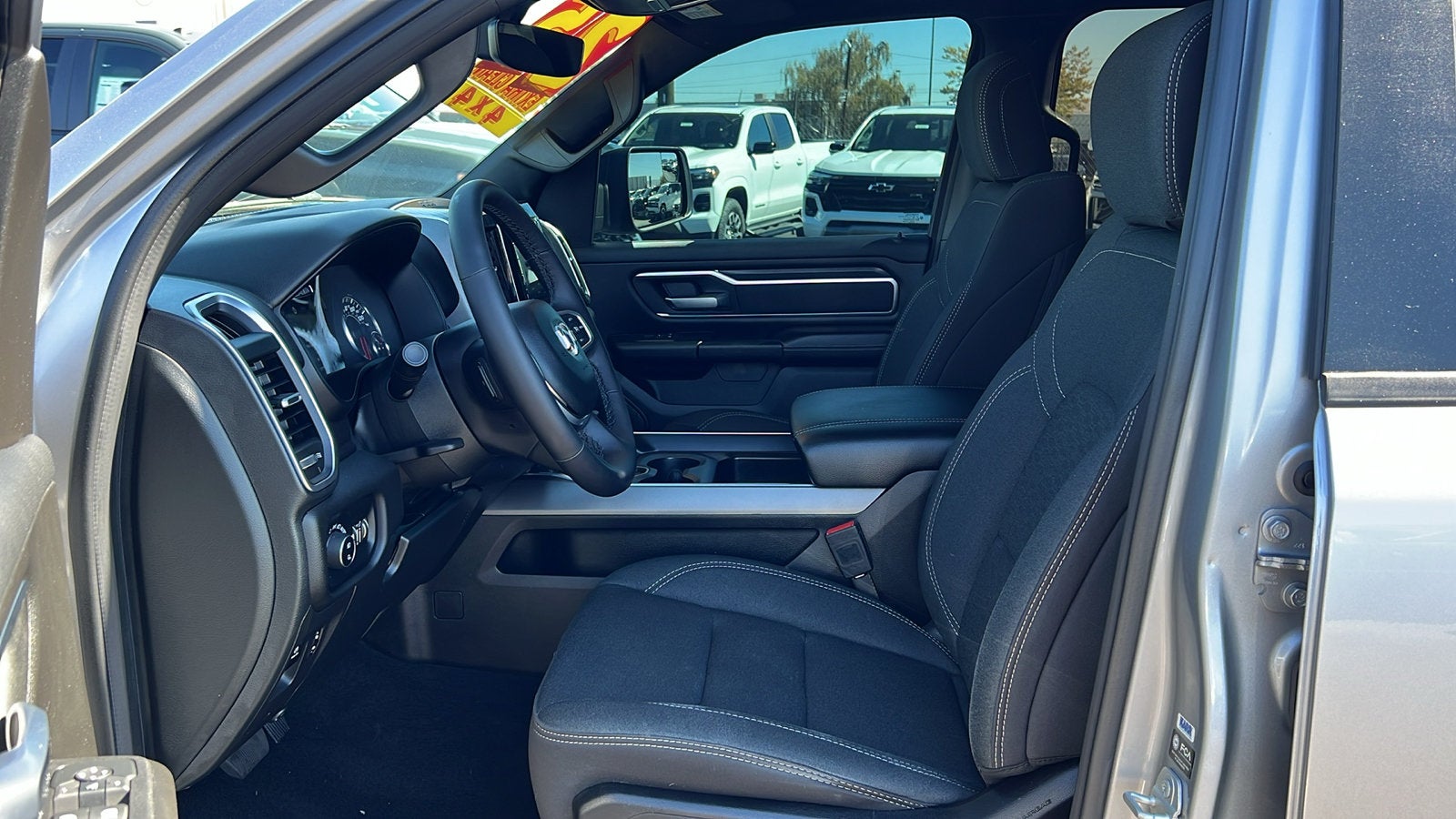 2025 RAM 1500 Big Horn Crew Cab 4x4 5'7" Box