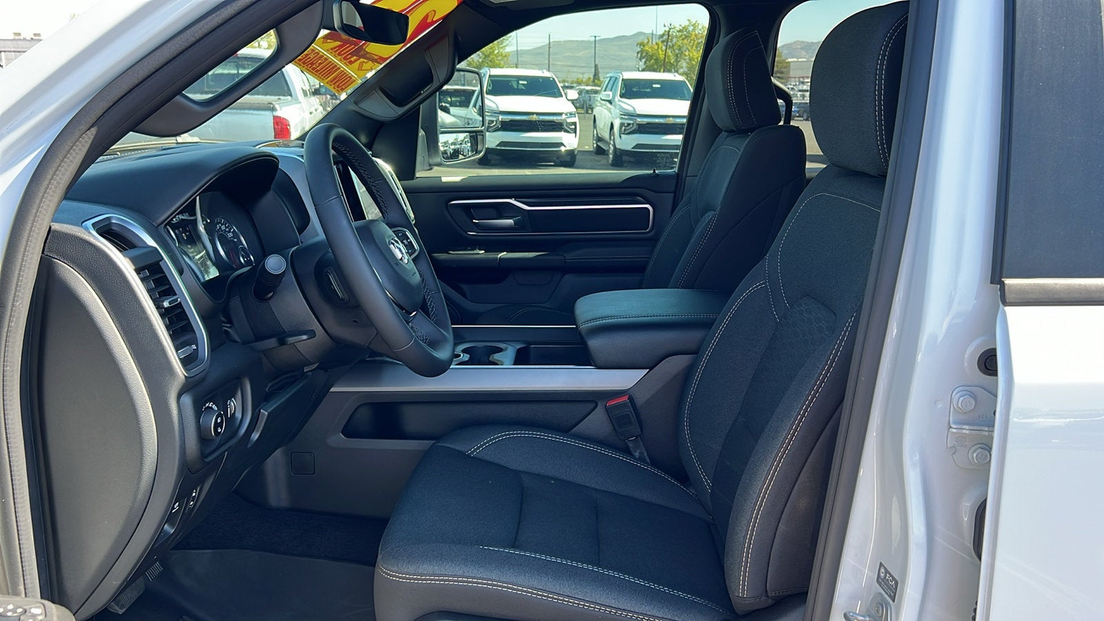 2025 RAM 1500 Big Horn Crew Cab 4x4 6'4" Box