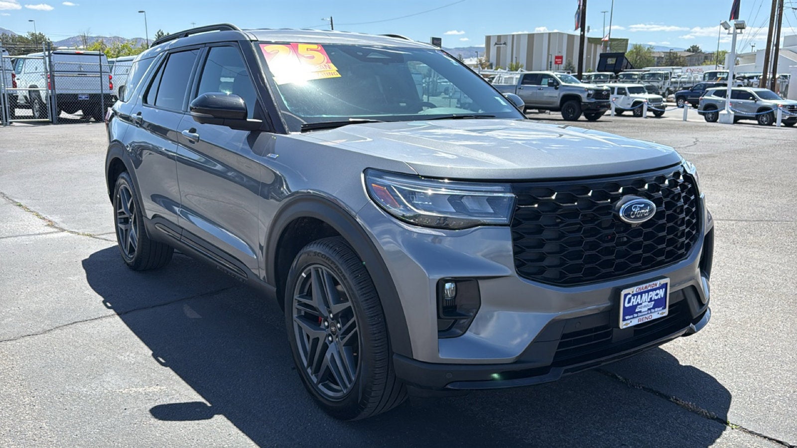 2025 Ford Explorer ST-Line