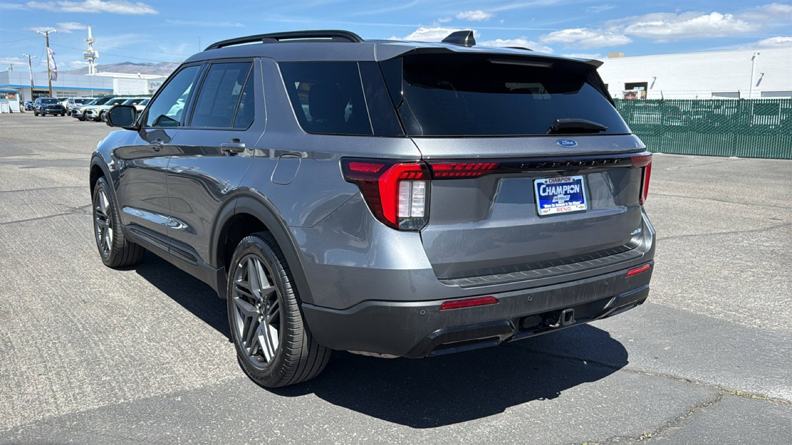 2025 Ford Explorer ST-Line