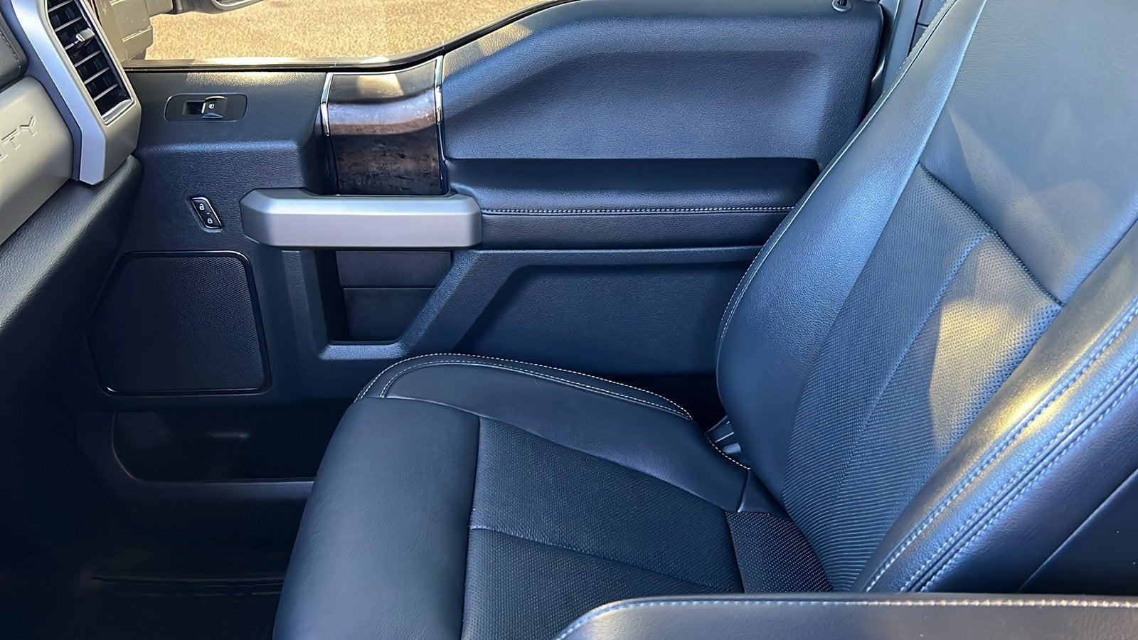 2022 Ford Super Duty F-350 SRW XL