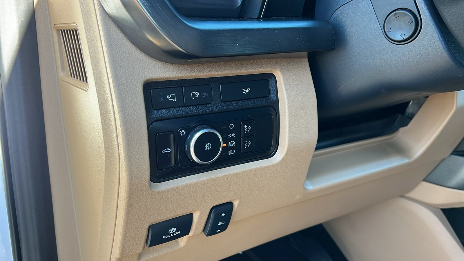 2023 Ford F-350 Super Duty Lariat - Photo 33