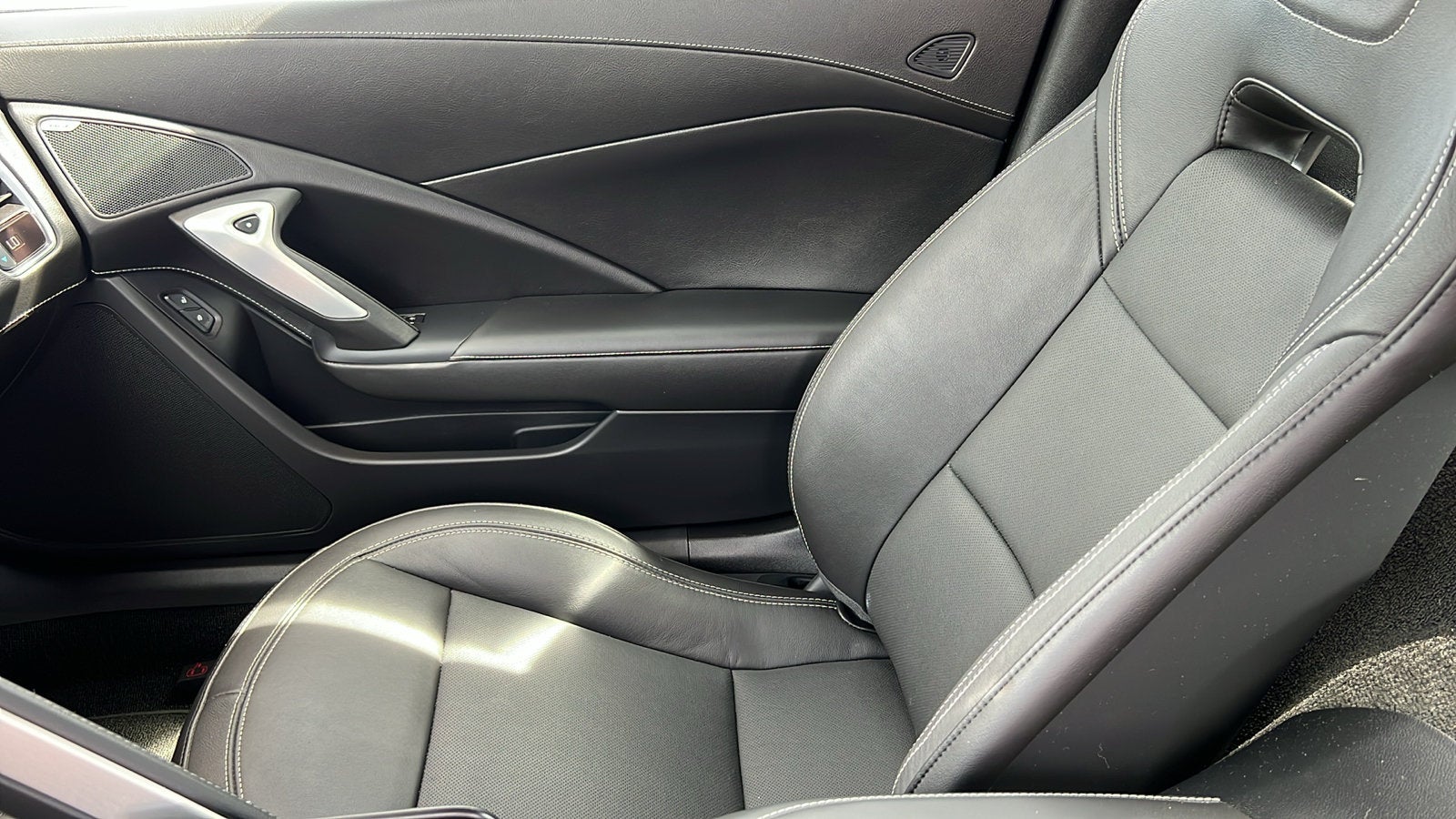 2016 Chevrolet Corvette 1LT - Photo 15