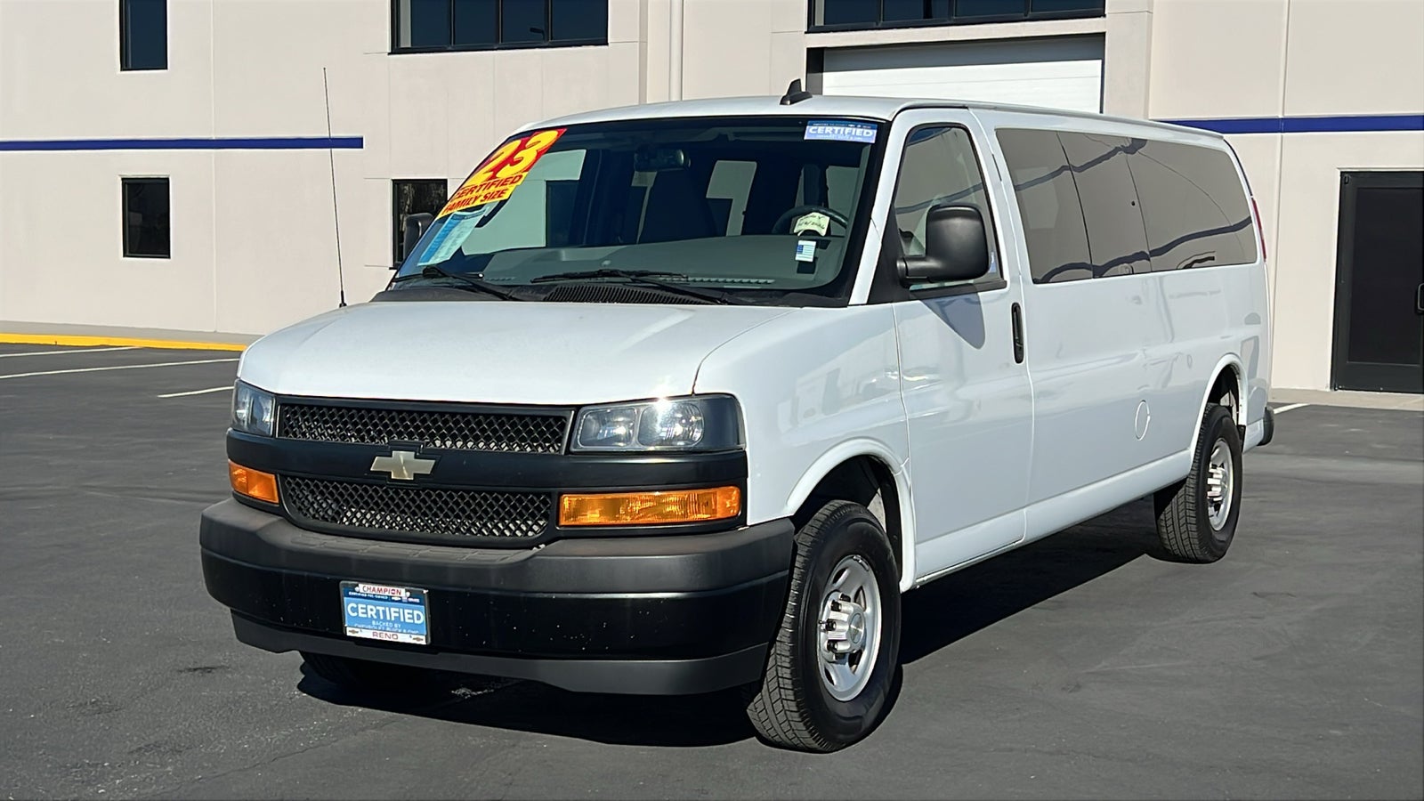 2023 Chevrolet Express Passenger 3500 1LS