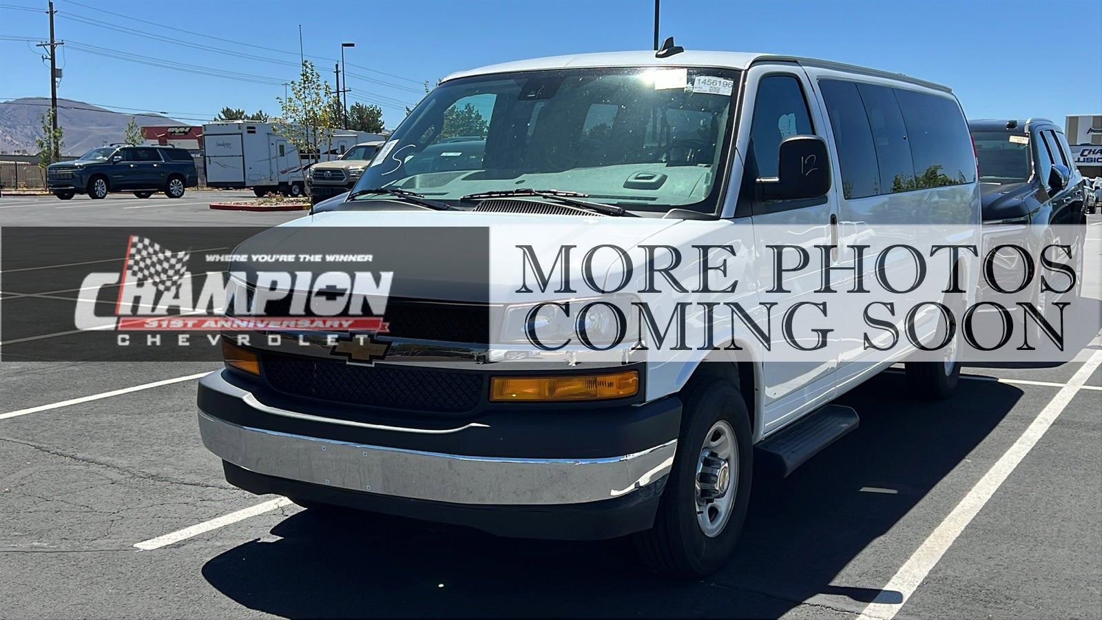 2025 Chevrolet Express Passenger 1LT
