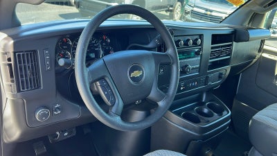 2025 Chevrolet Express Passenger 1LT