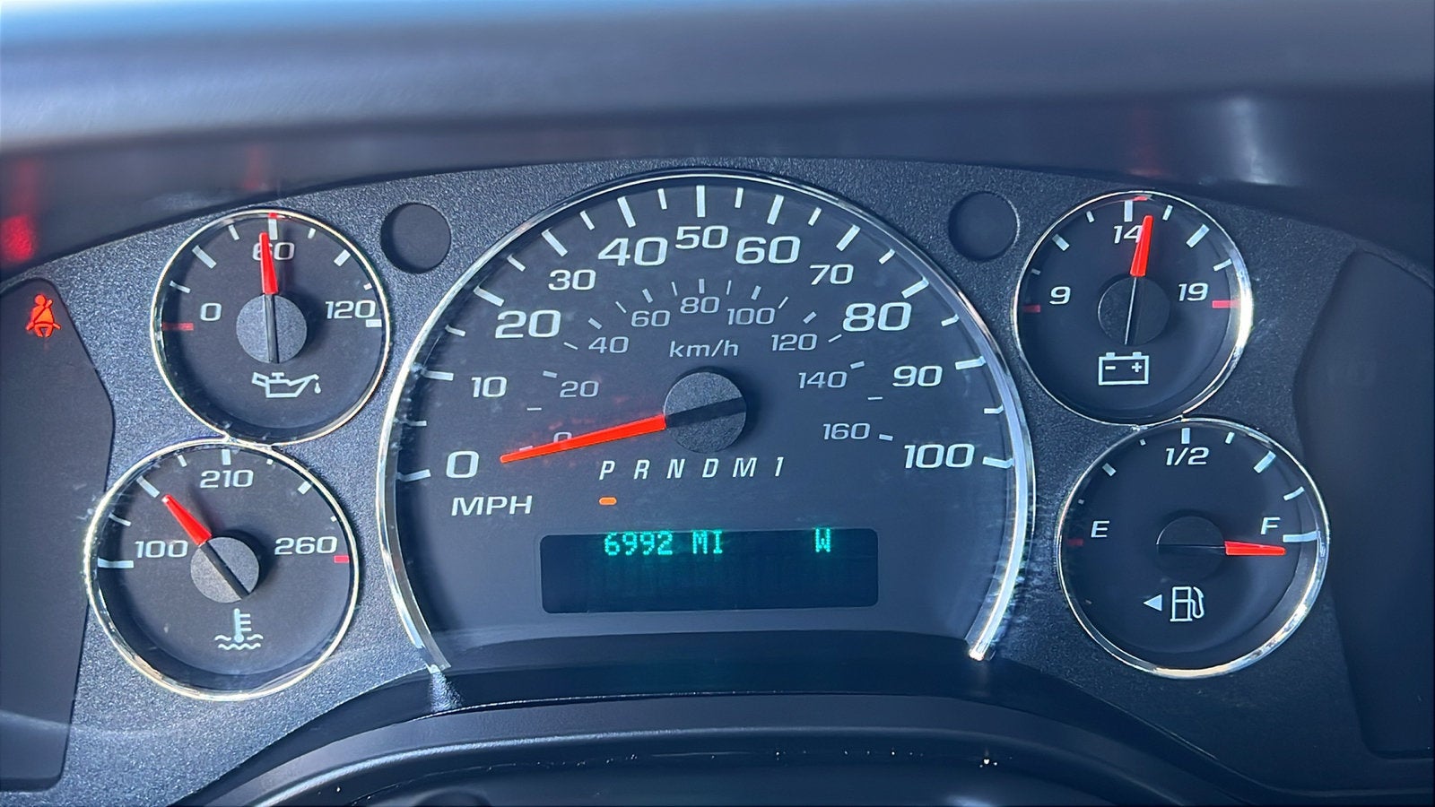 2025 Chevrolet Express Passenger 1LT