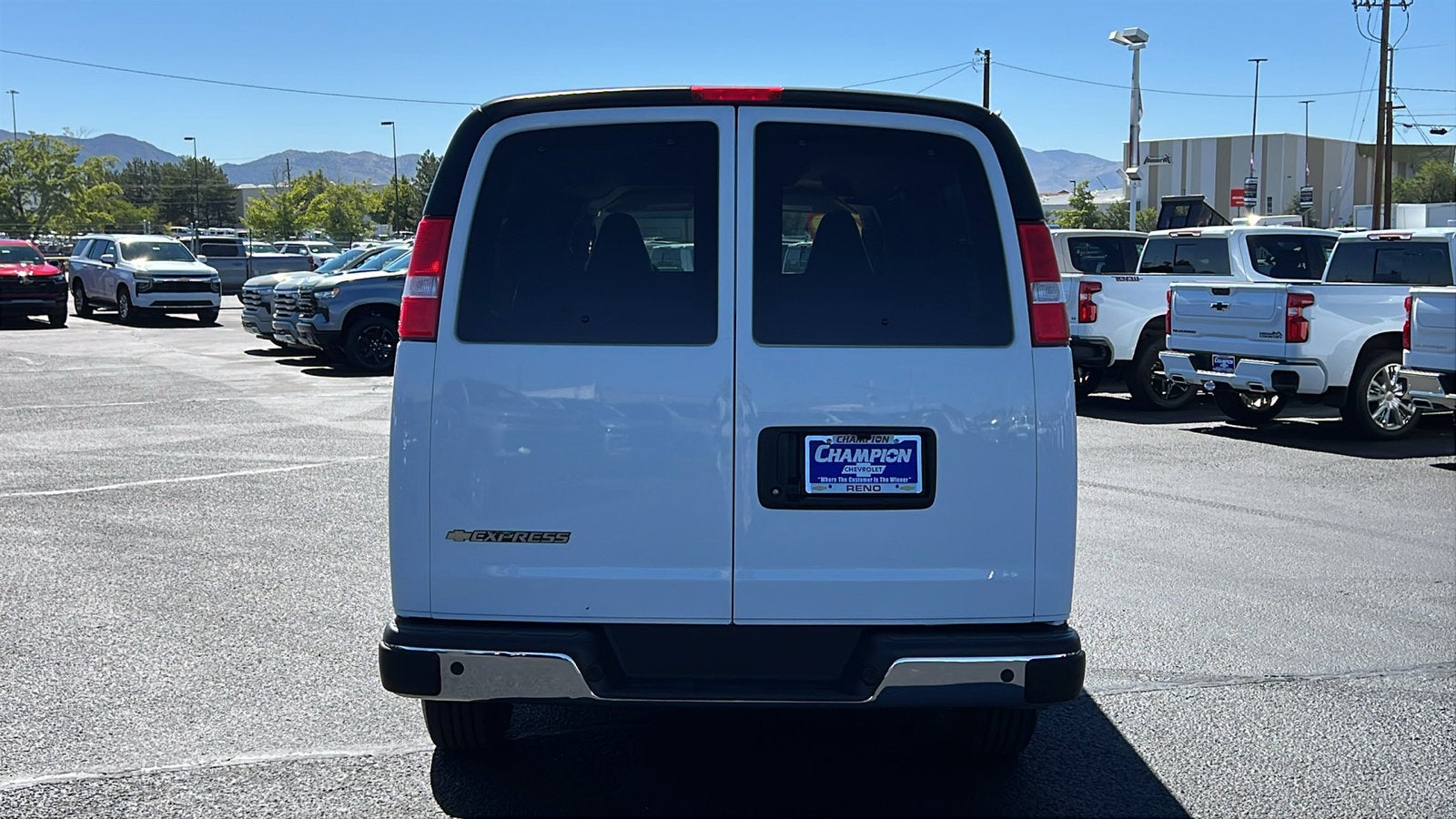 2025 Chevrolet Express Passenger 1LT