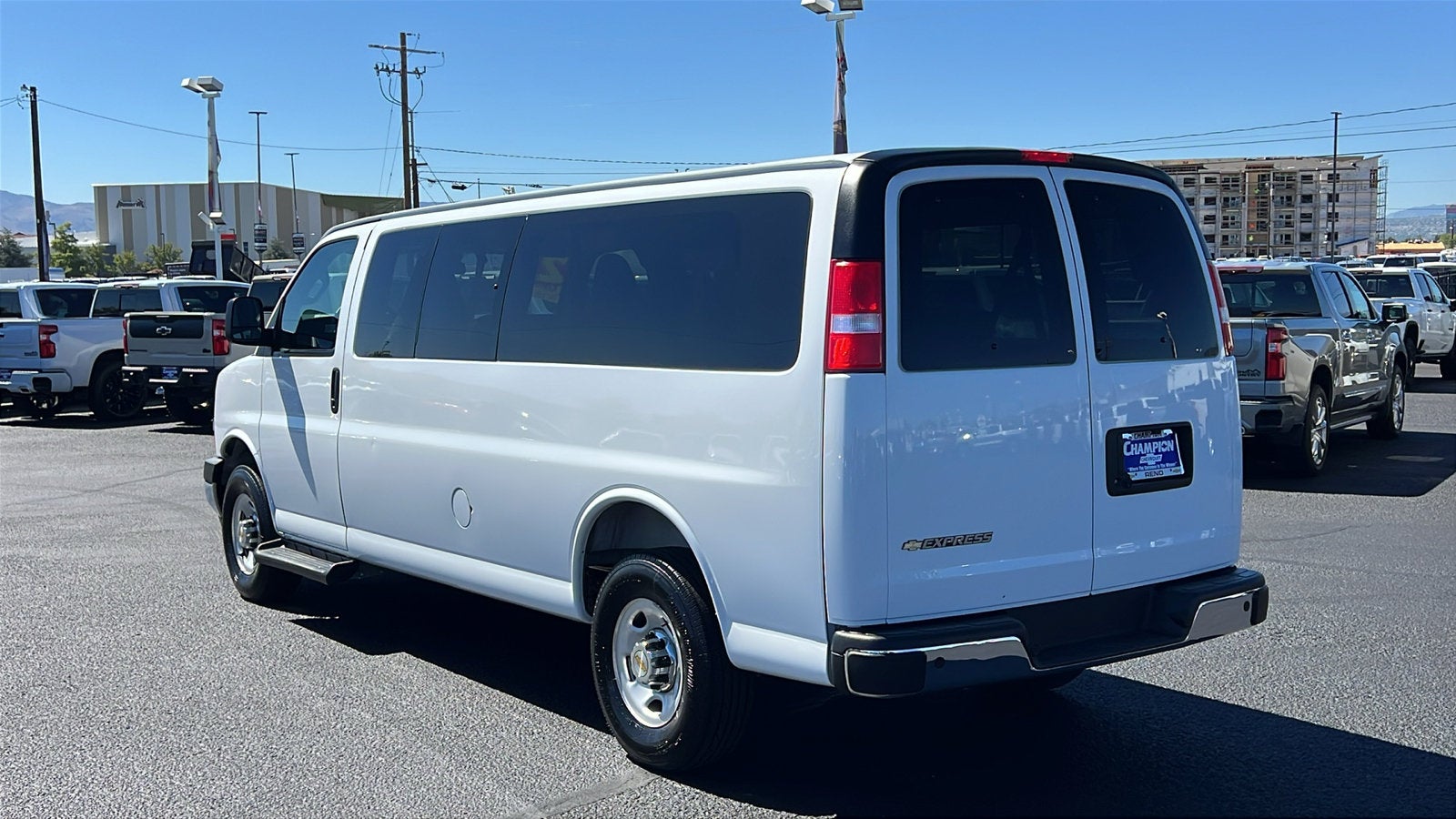 2025 Chevrolet Express Passenger 1LT