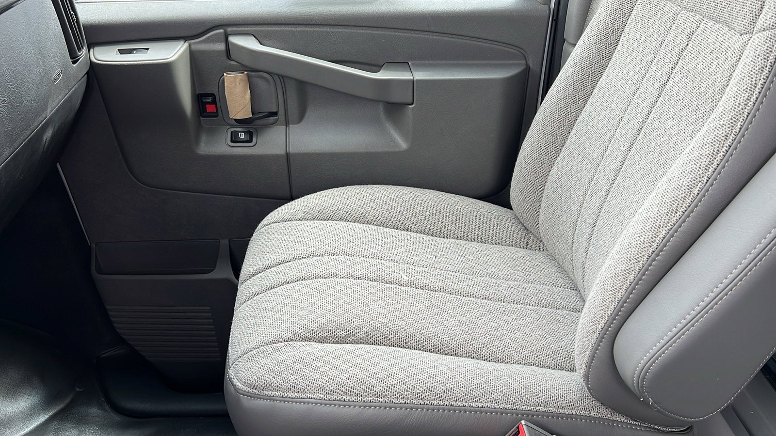 2024 Chevrolet Express Cutaway 3500 1WT