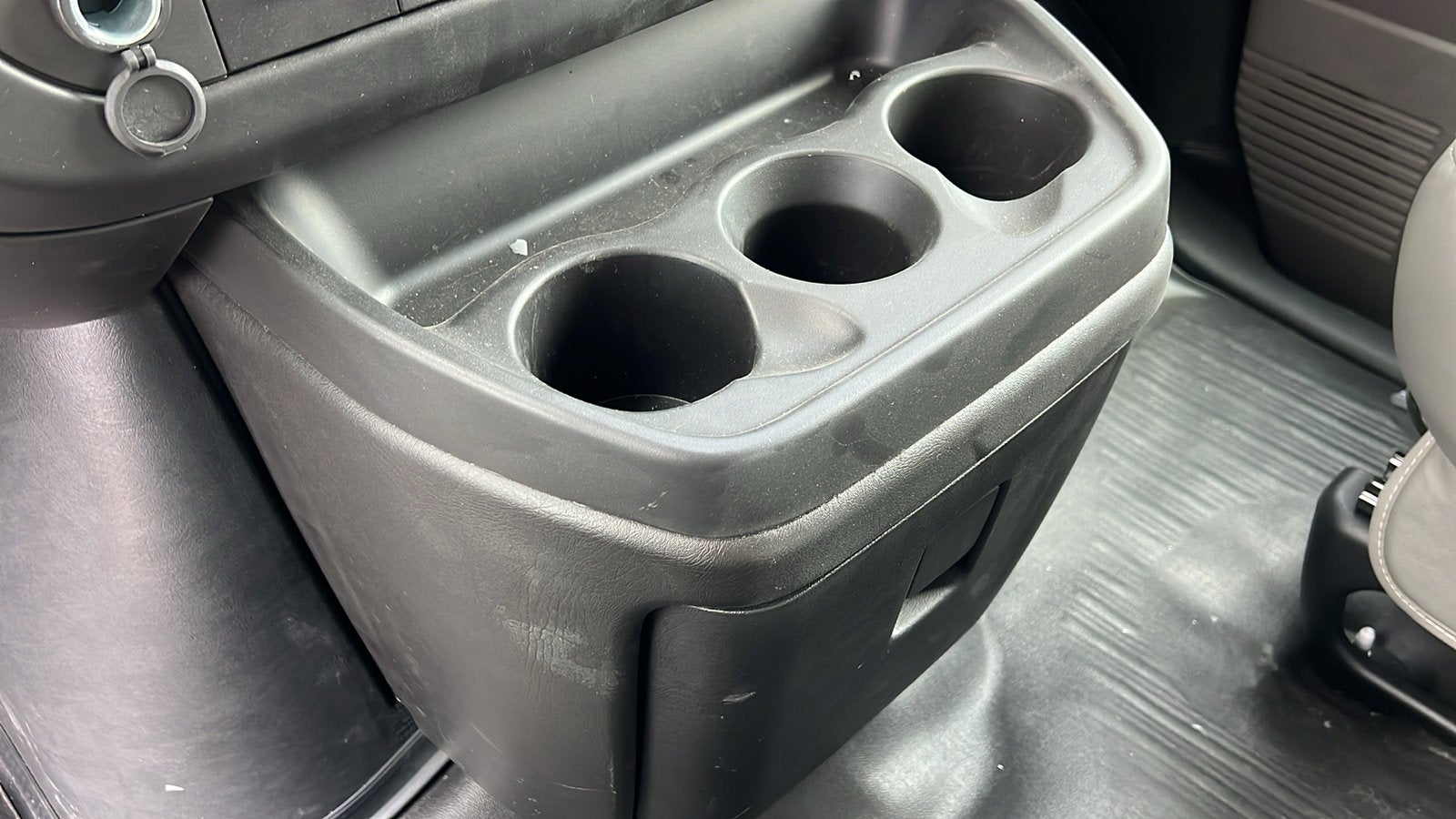 2024 Chevrolet Express Cutaway 3500 1WT