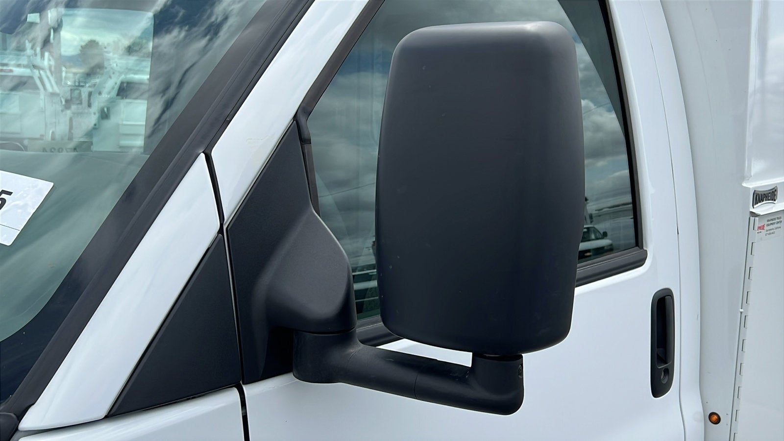 2024 Chevrolet Express Cutaway 3500 1WT