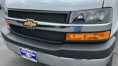 2024 Chevrolet Express Cutaway 3500 1WT