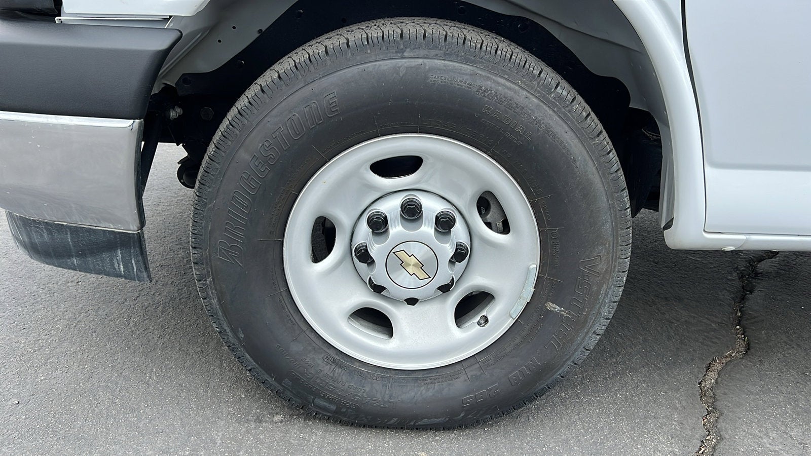 2024 Chevrolet Express Cutaway 3500 1WT