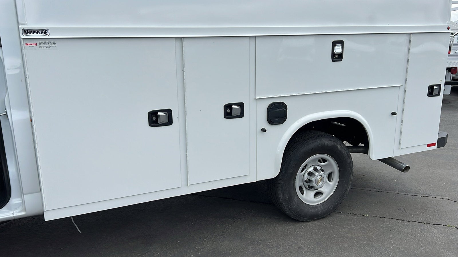 2024 Chevrolet Express Cutaway 3500 1WT