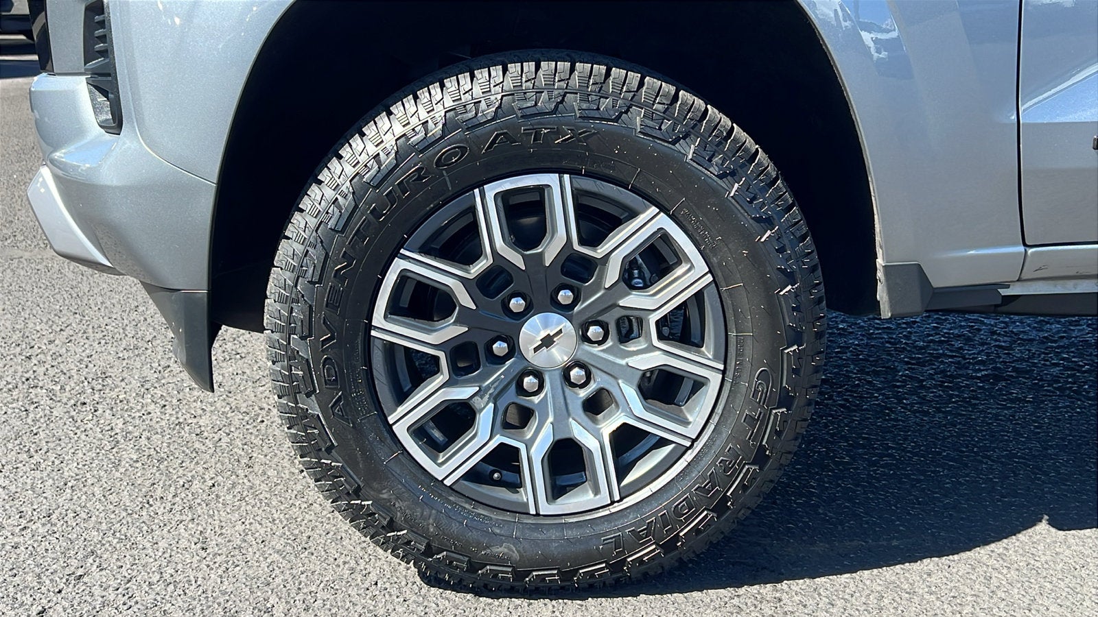 2023 Chevrolet Colorado Z71 - Photo 11