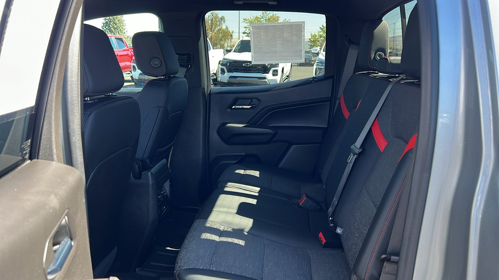 2023 Chevrolet Colorado Z71 - Photo 13