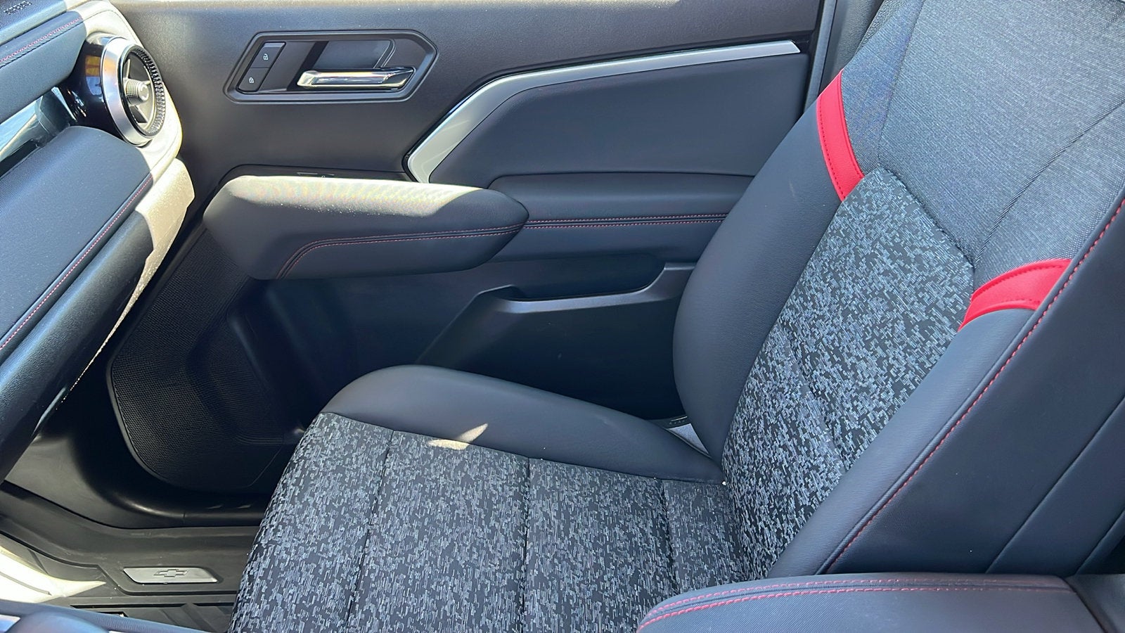 2023 Chevrolet Colorado Z71 - Photo 19