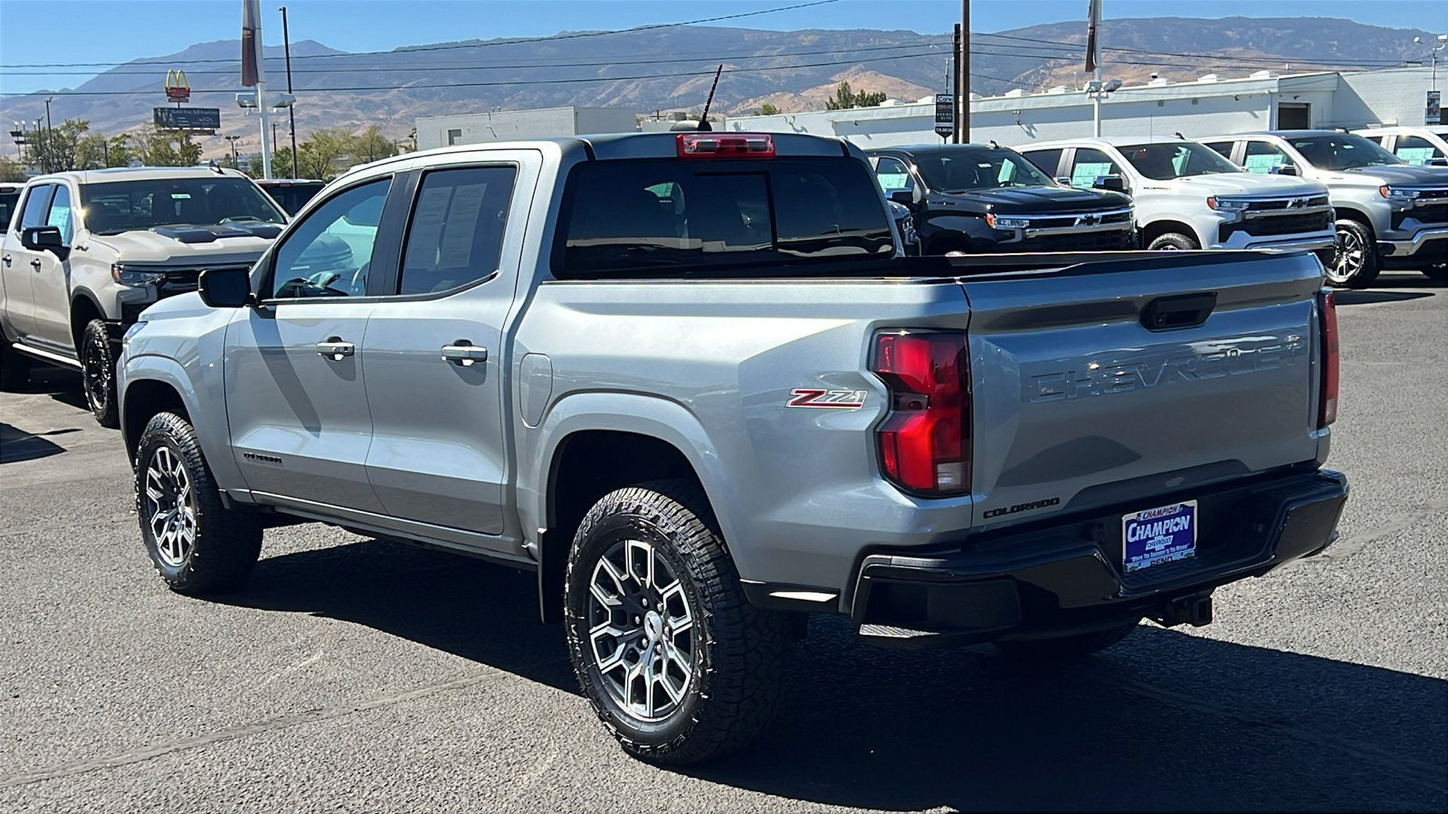 2023 Chevrolet Colorado Z71 - Photo 8