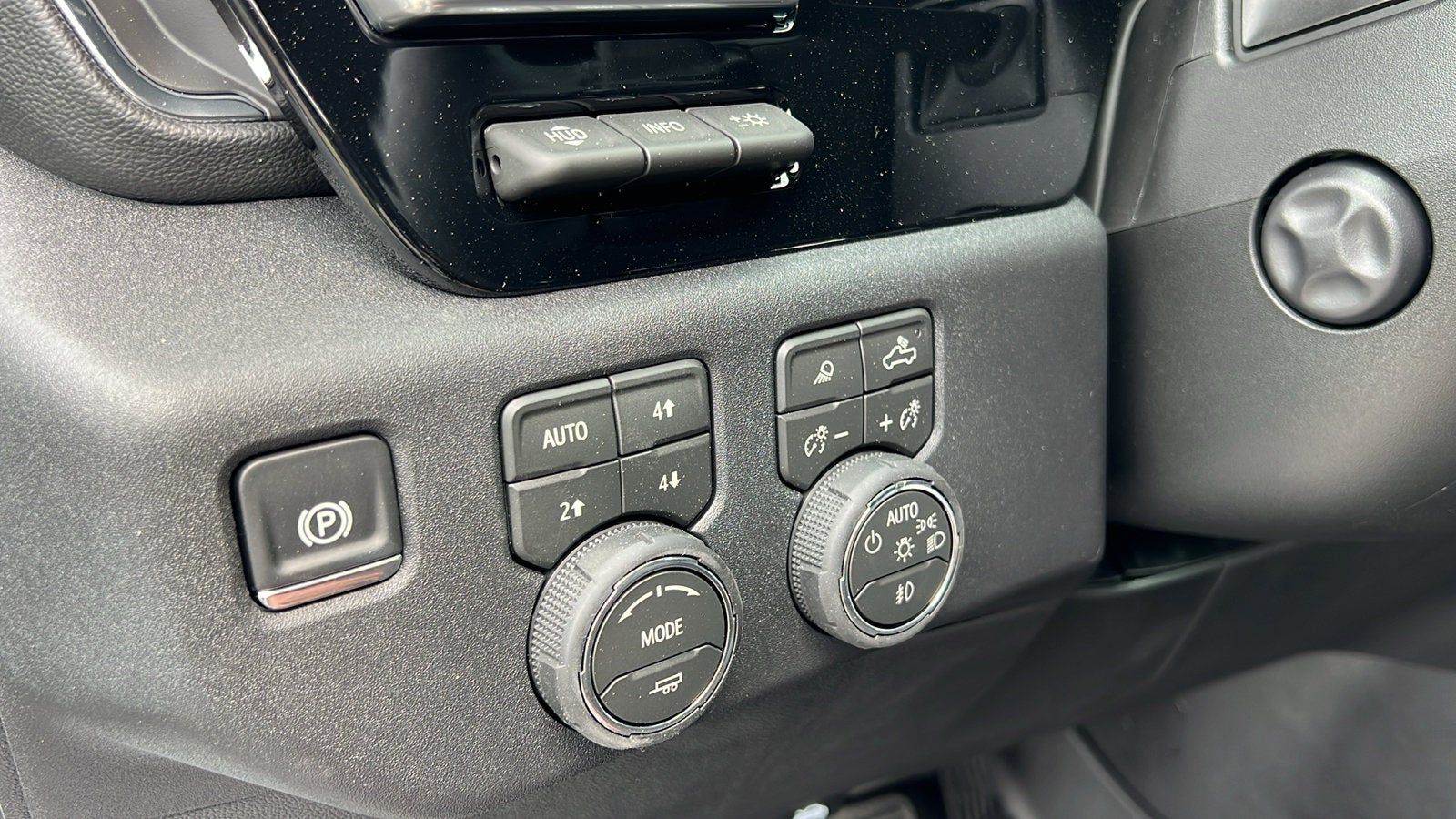 2026 Chevrolet Silverado 1500 High Country - Photo 31