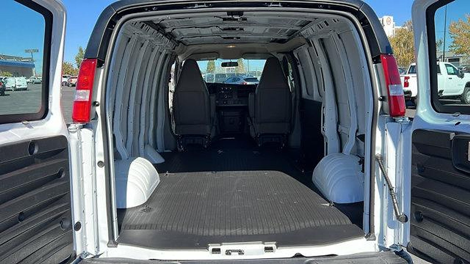 2025 Chevrolet Express Cargo 2500 WT