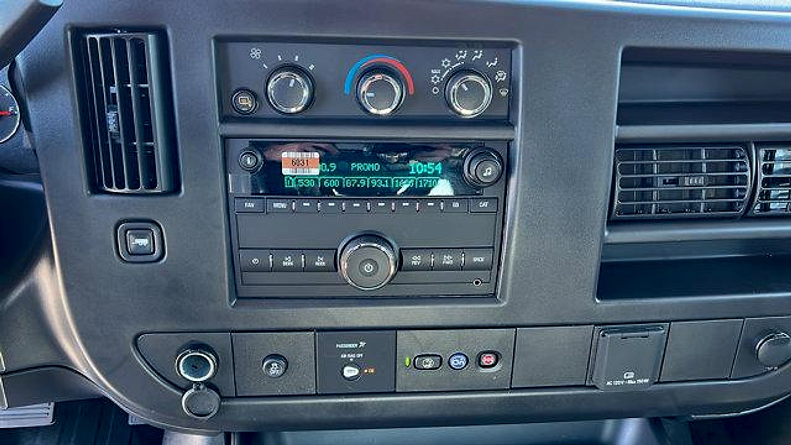 2025 Chevrolet Express Cargo 2500 WT