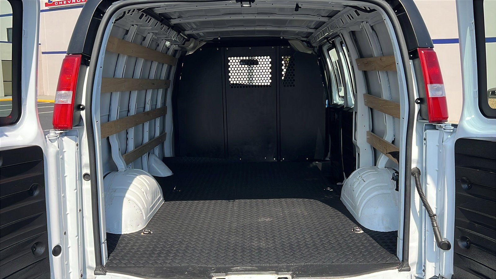 2024 Chevrolet Express Cargo 2500 WT