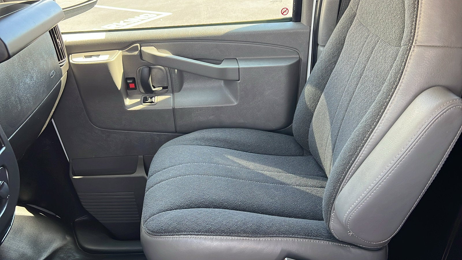 2024 Chevrolet Express Cargo 2500 WT