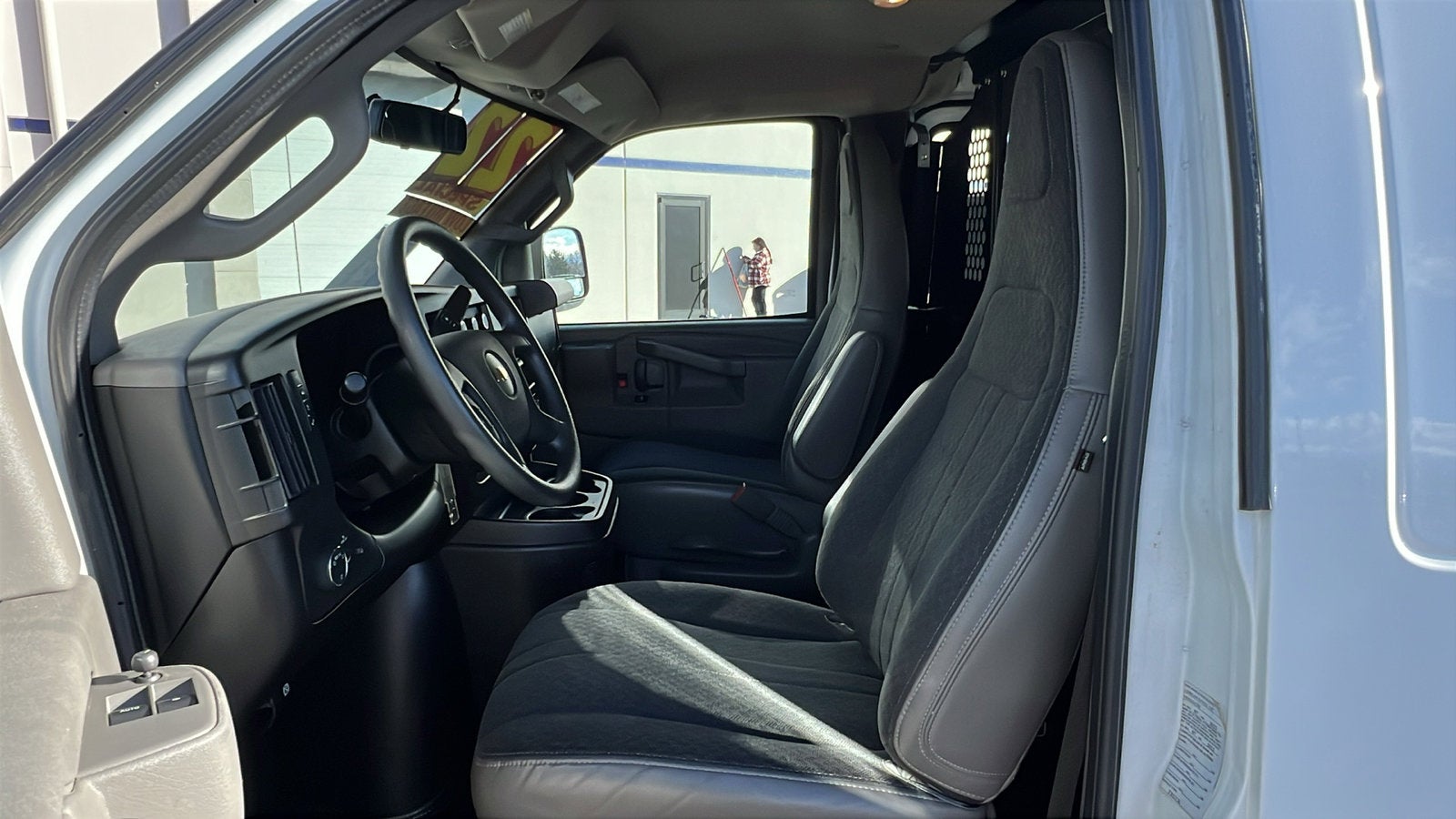 2022 Chevrolet Express Cargo 2500 WT