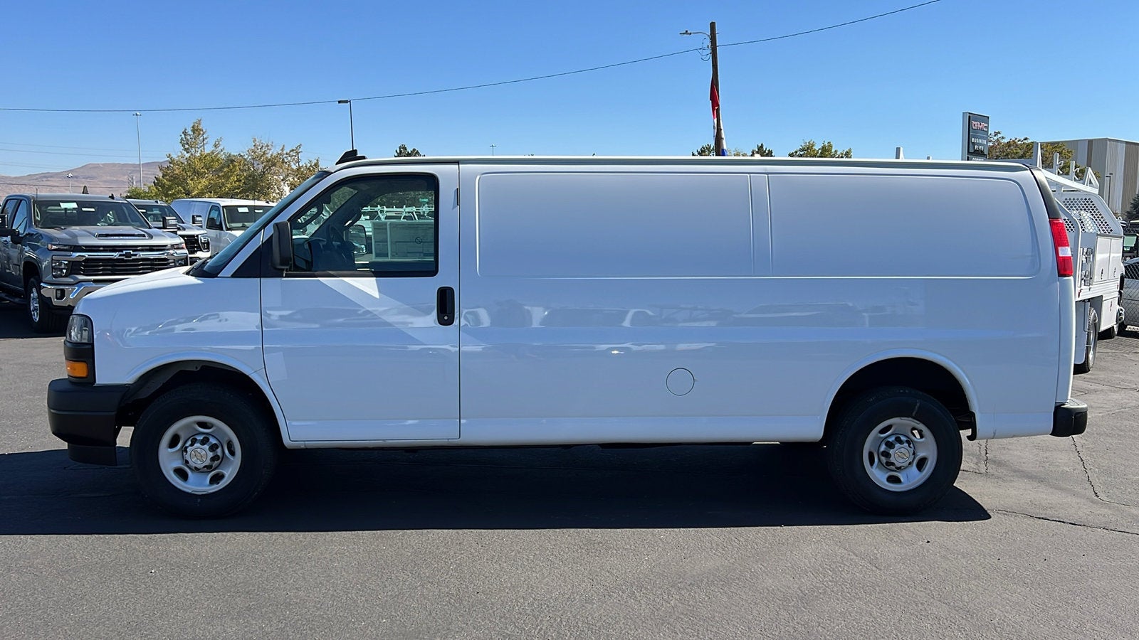 2024 Chevrolet Express Cargo 2500 WT