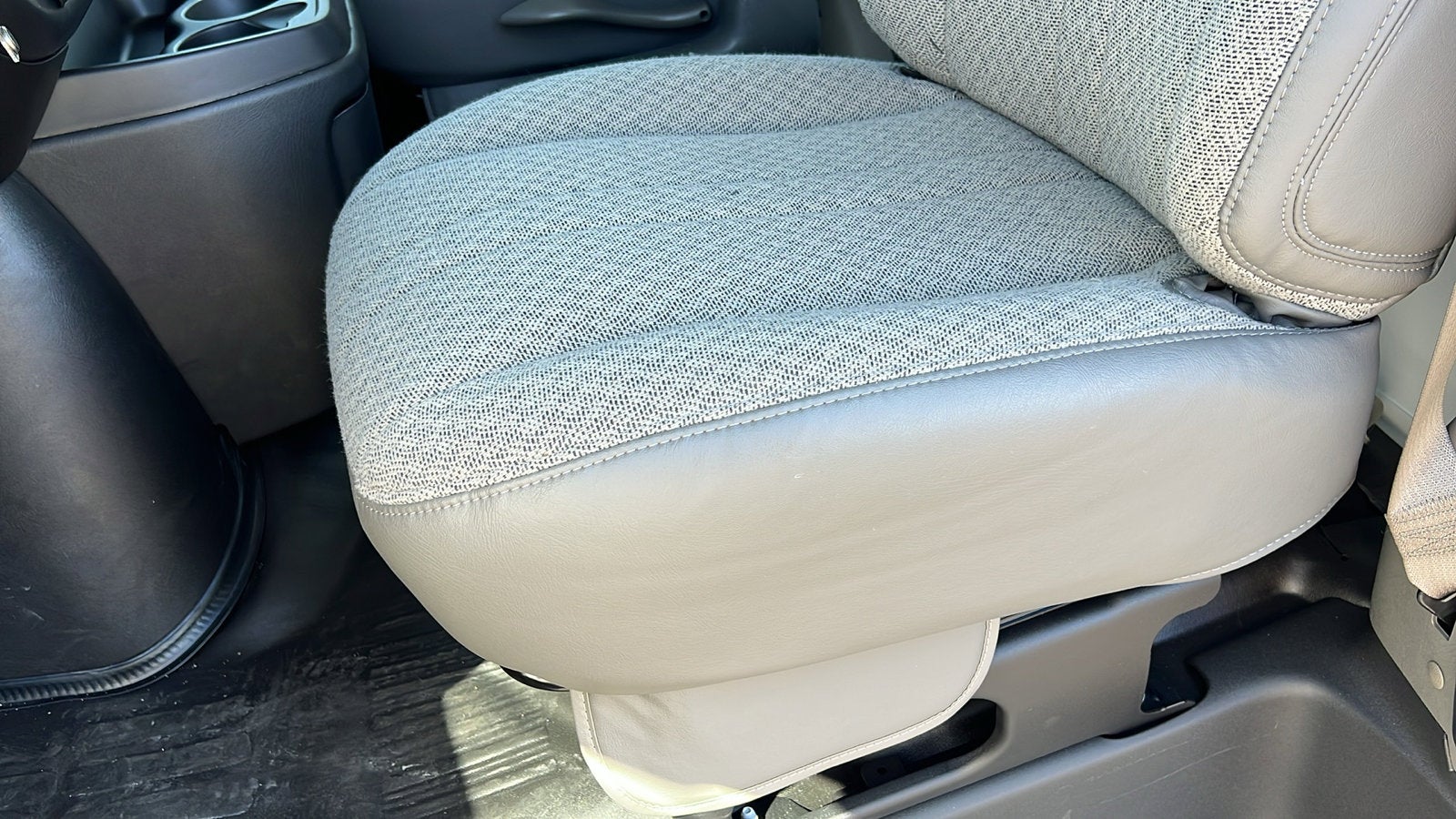 2024 Chevrolet Express Cargo 2500 WT