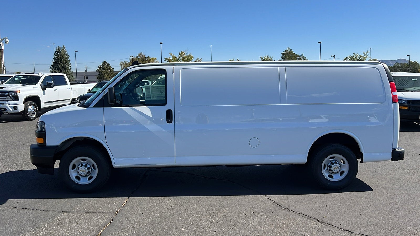 2024 Chevrolet Express Cargo 2500 WT