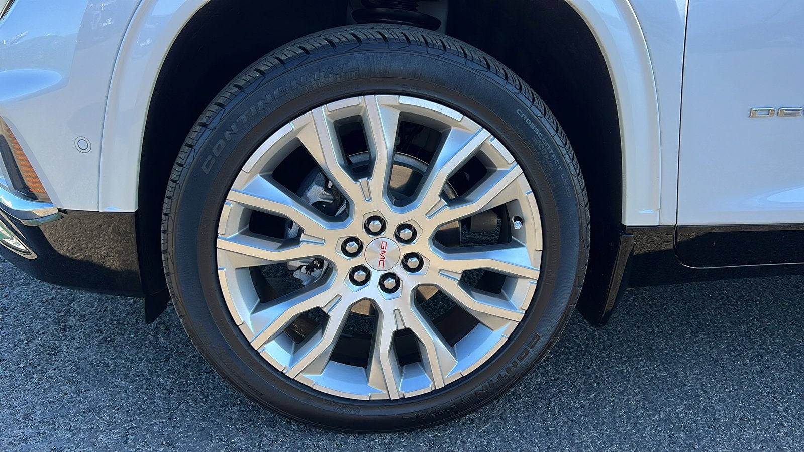 2024 GMC Acadia Denali