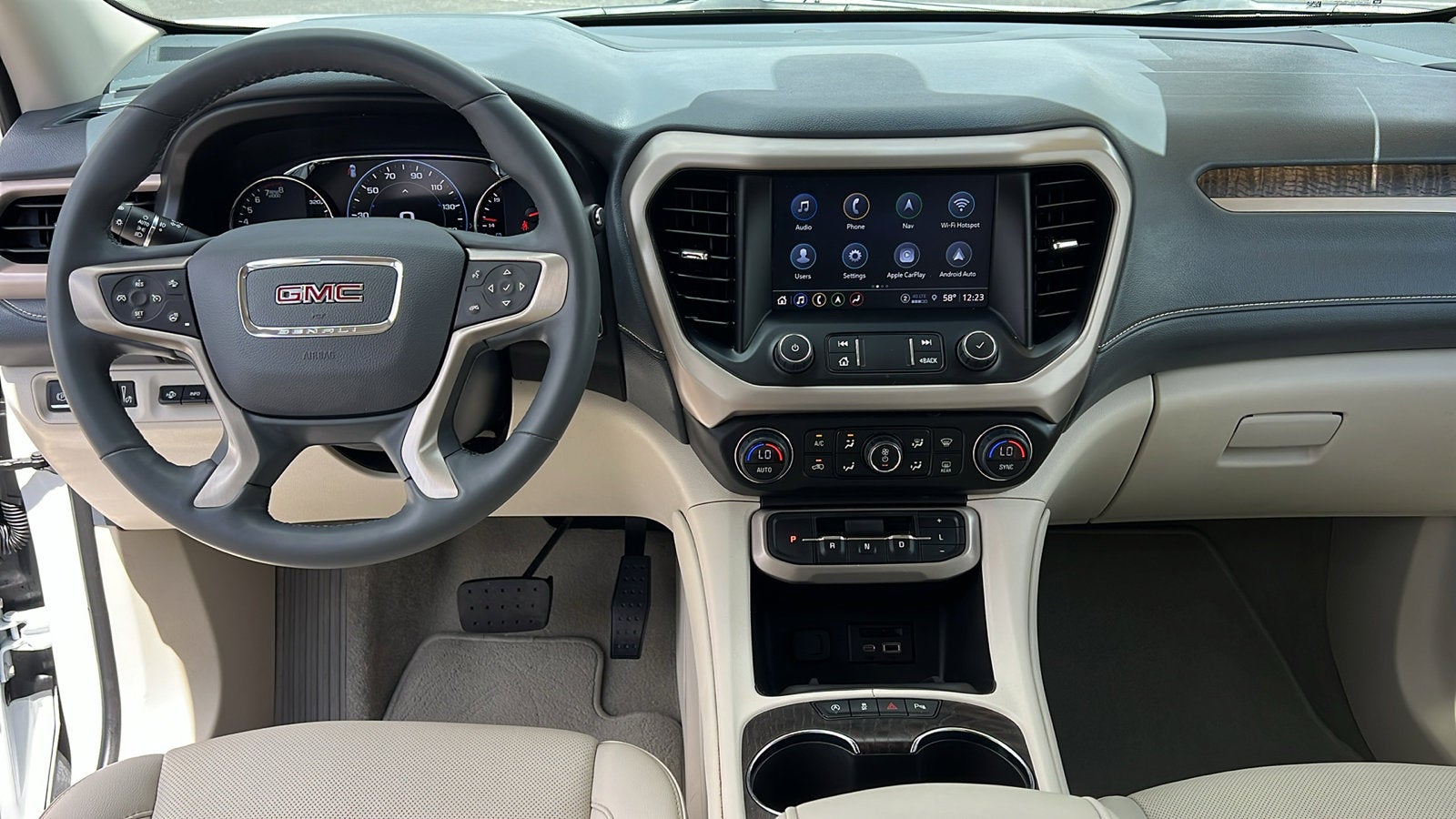 2023 GMC Acadia Denali