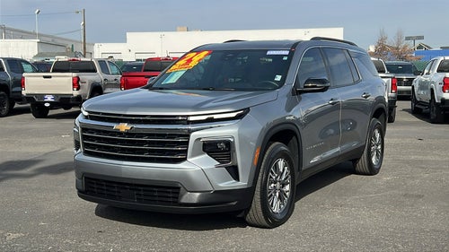 2024 Chevrolet Traverse LT