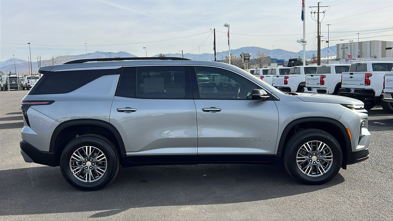 2024 Chevrolet Traverse LT