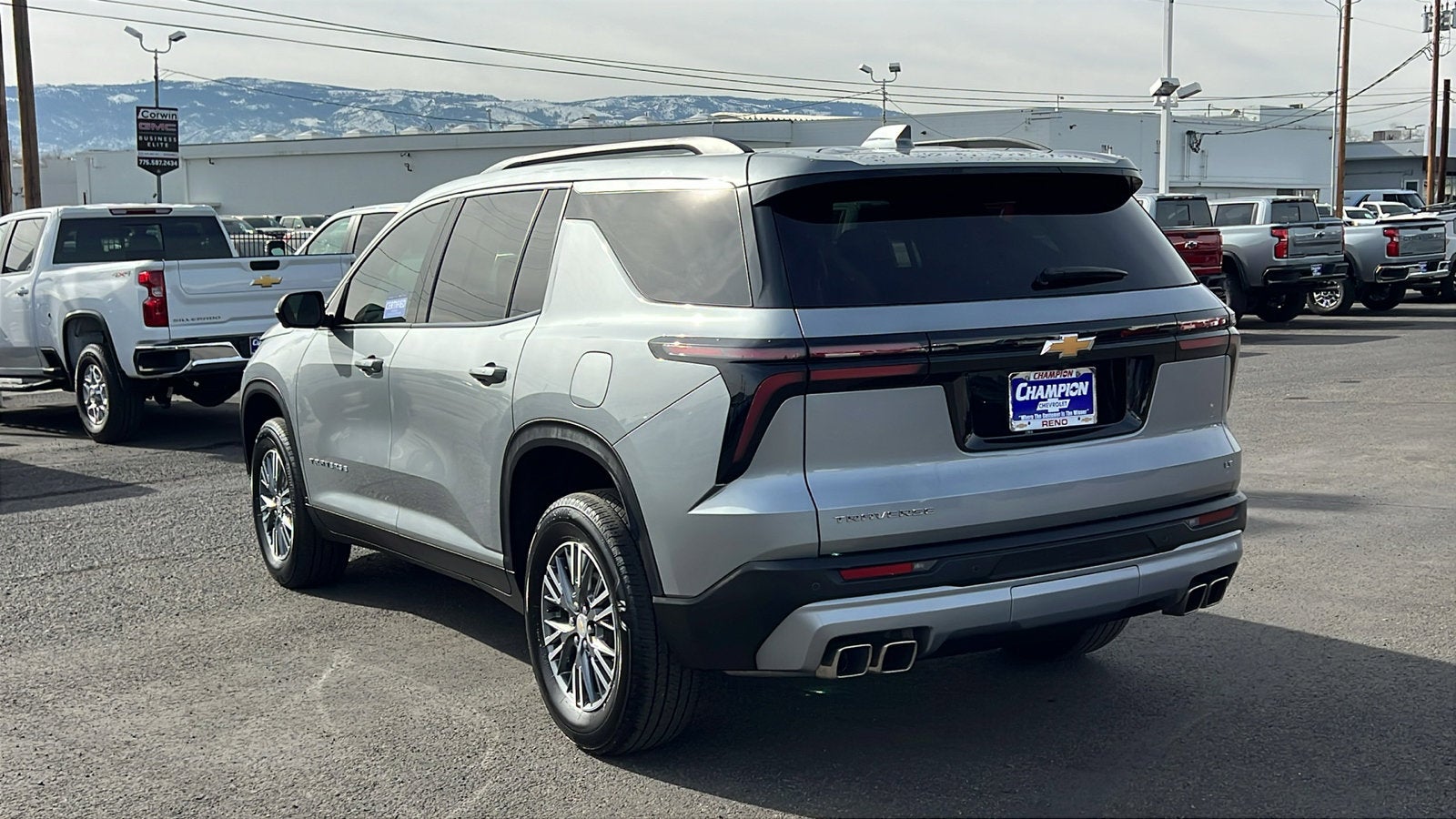 2024 Chevrolet Traverse LT