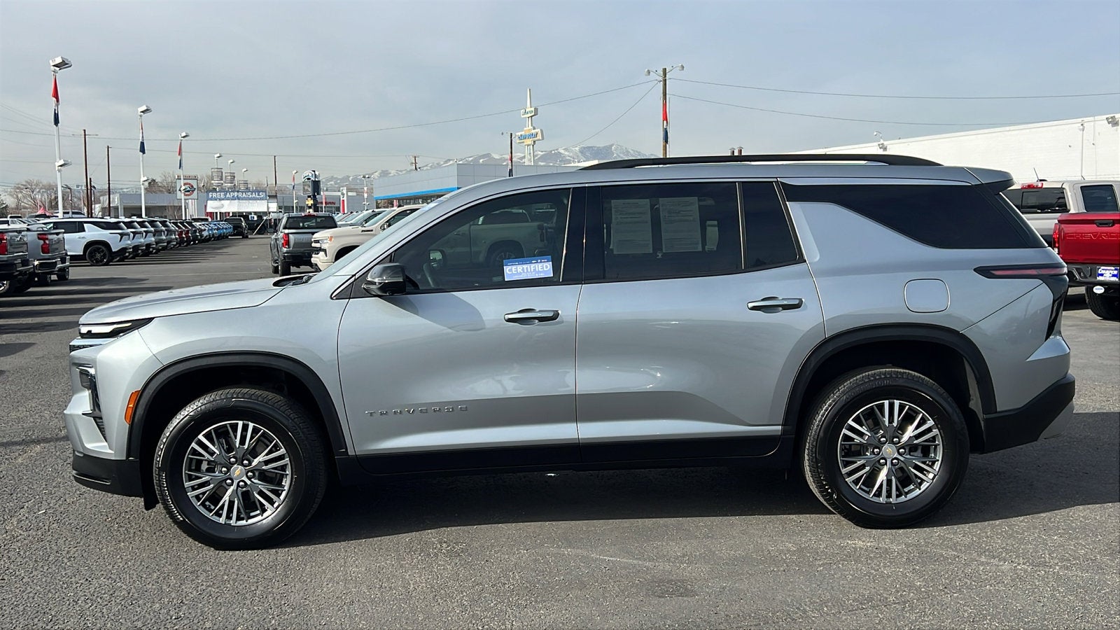 2024 Chevrolet Traverse LT