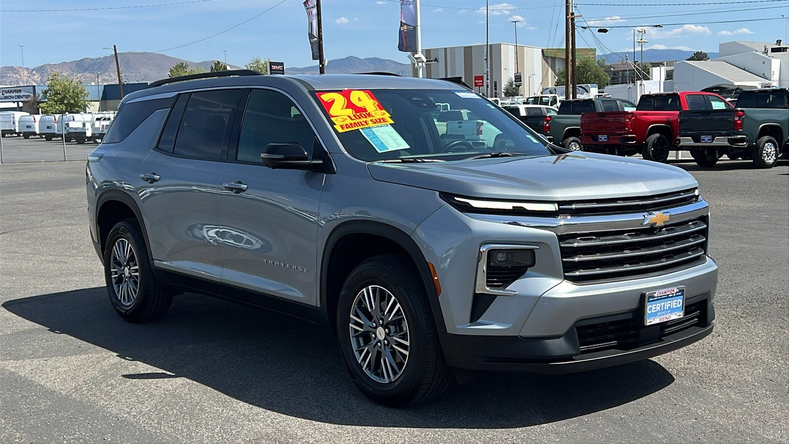2024 Chevrolet Traverse LT