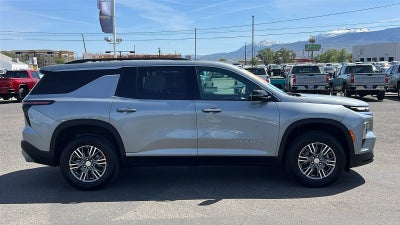 2024 Chevrolet Traverse LT