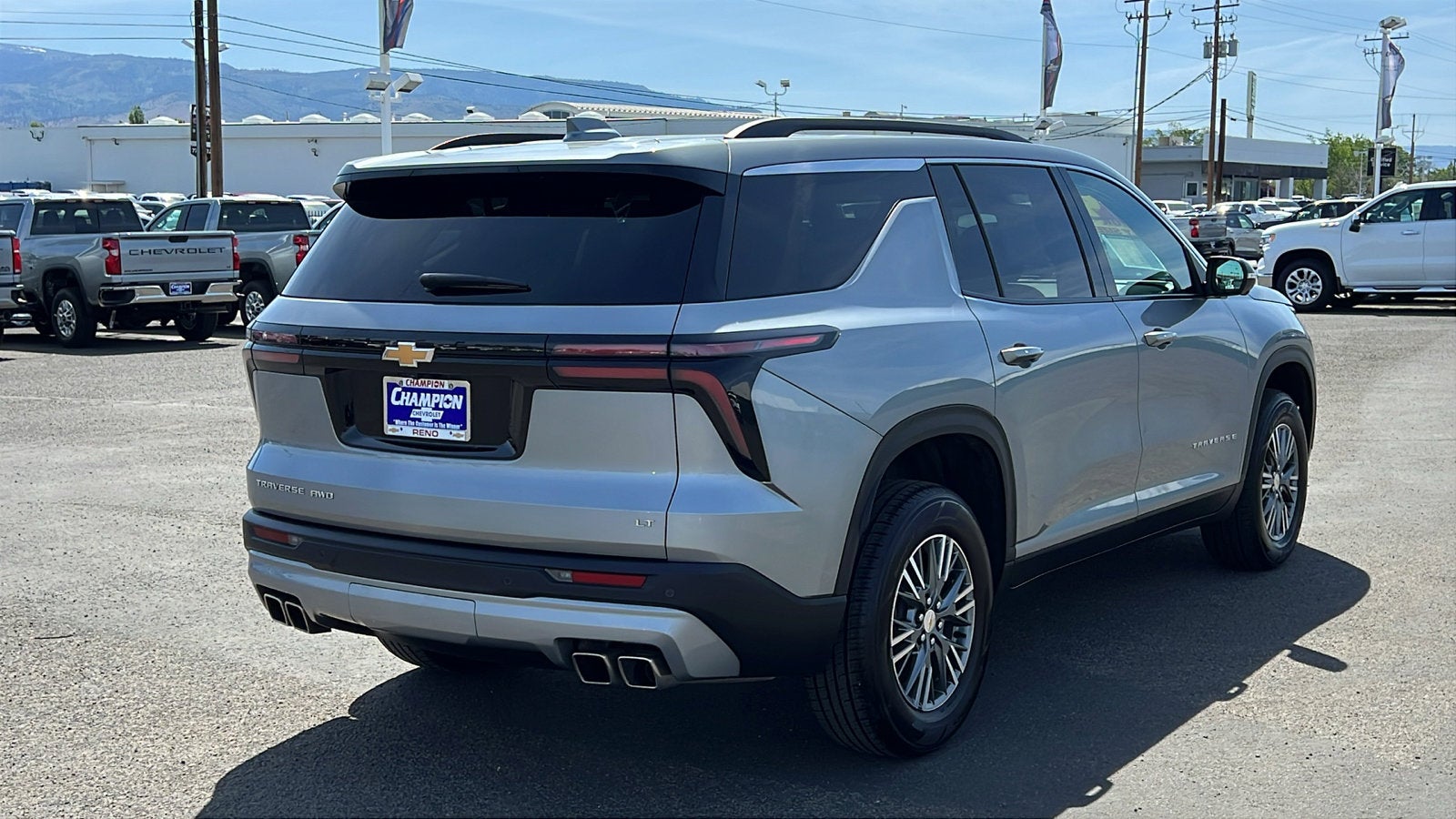 2024 Chevrolet Traverse LT