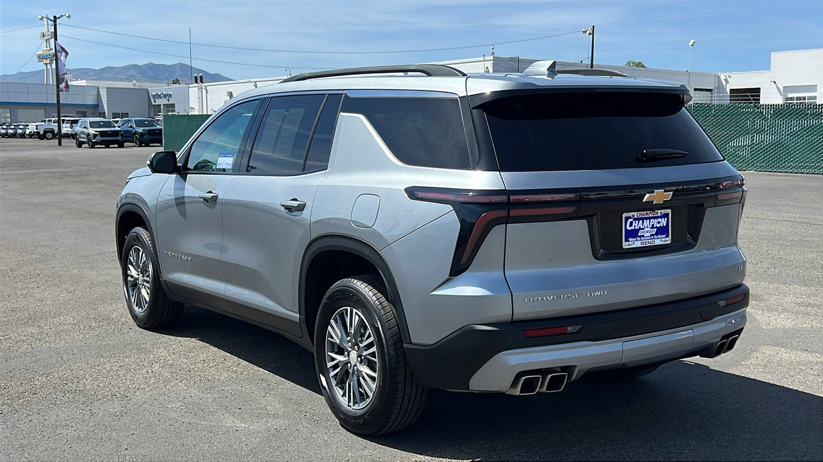 2024 Chevrolet Traverse LT