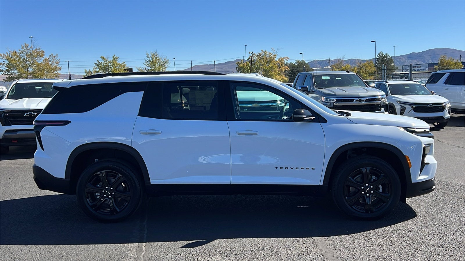 2027 Chevrolet Traverse LT