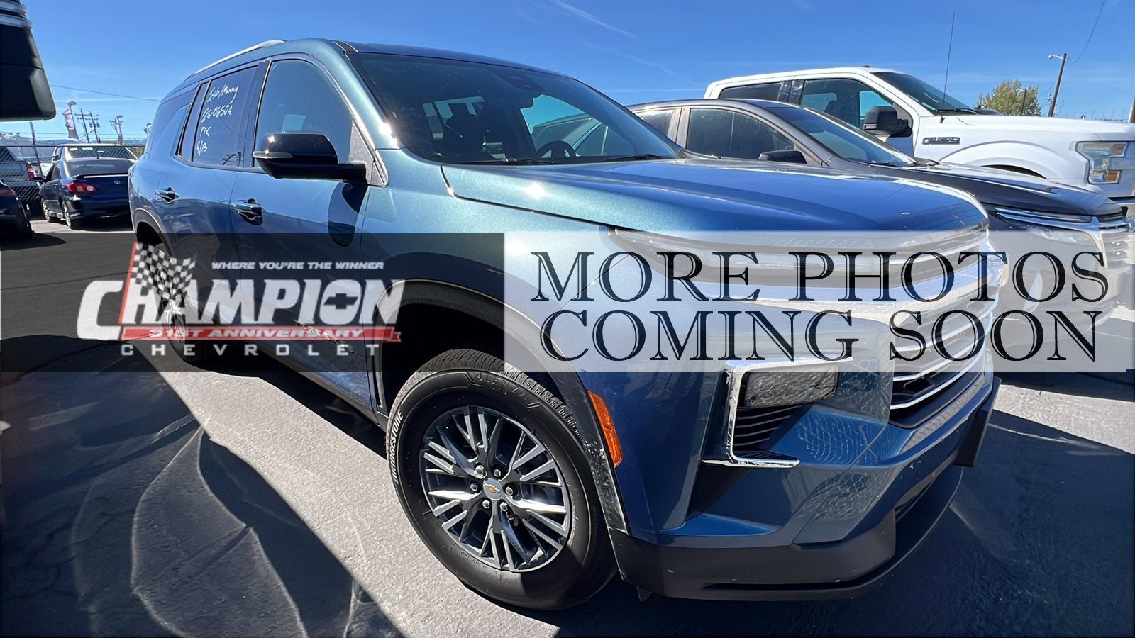 2025 Chevrolet Traverse LT