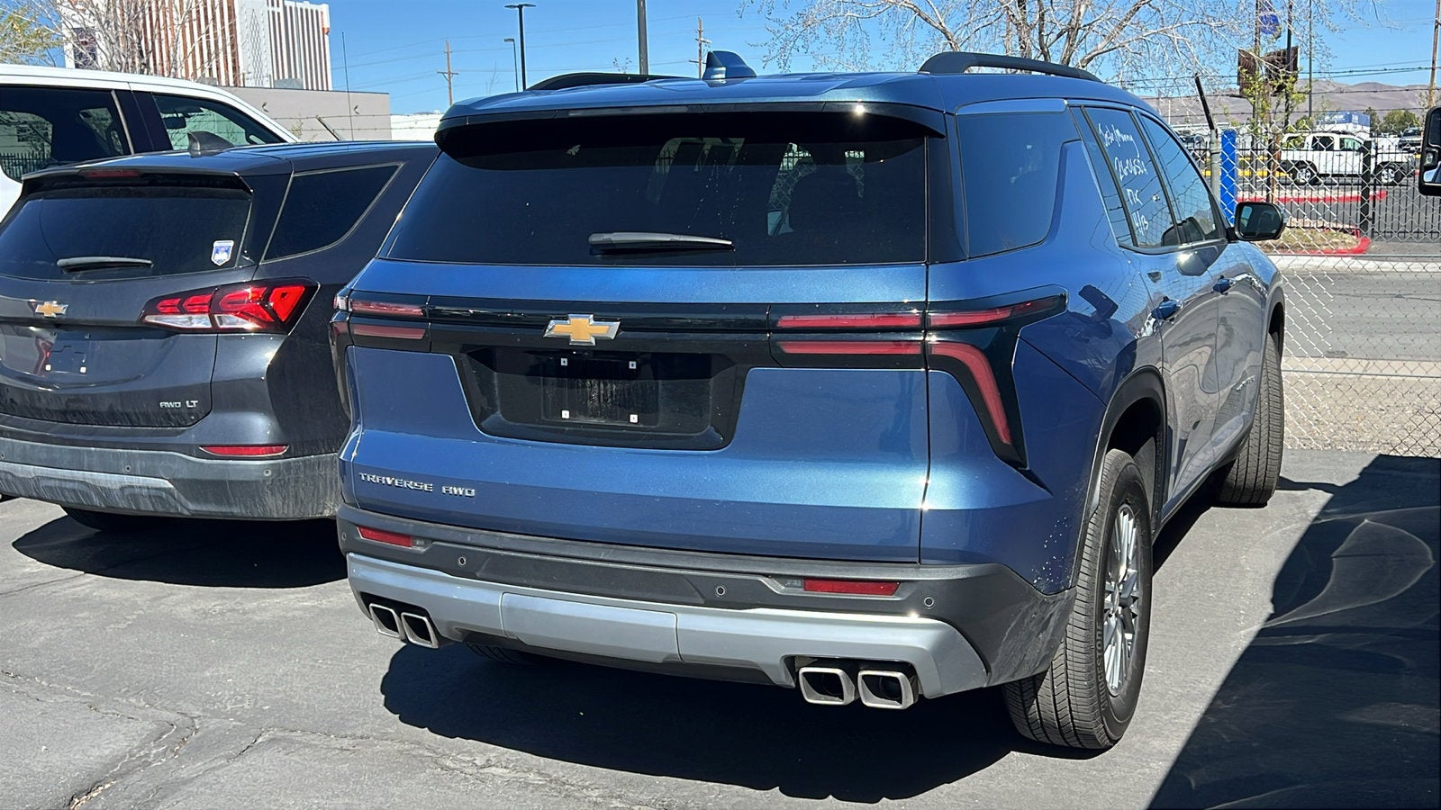 2025 Chevrolet Traverse LT