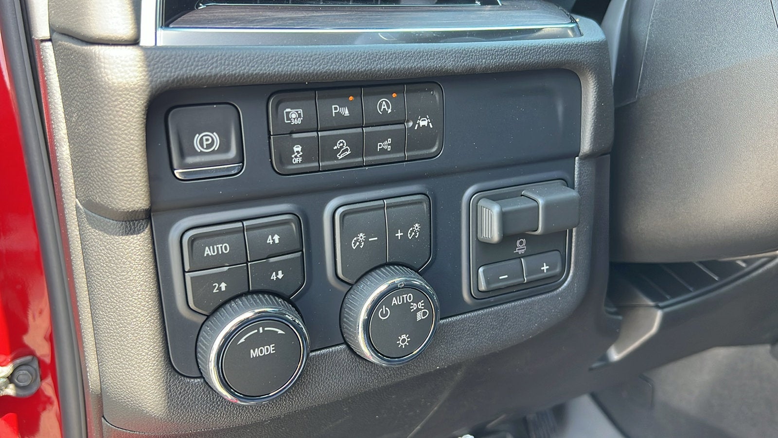 2026 Chevrolet Suburban LS - Photo 29