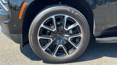 2025 Chevrolet Suburban RST
